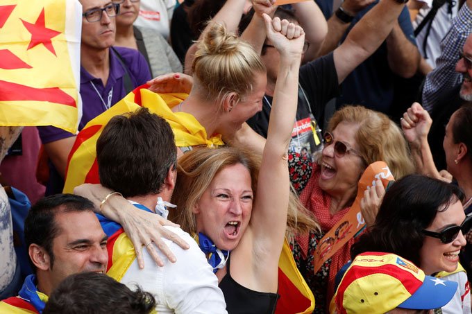 Parlamento da Catalunha aprova resolução para independência