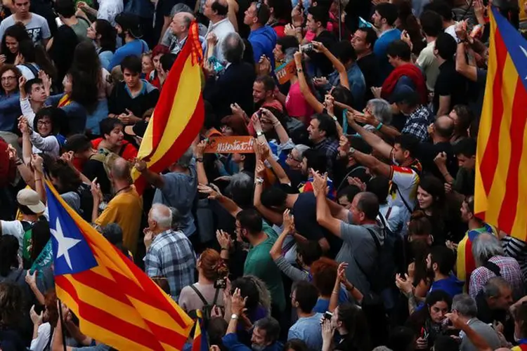 Catalunha: o parlamento regional da Catalunha aprovou hoje uma resolução em favor da independência da comunidade autônom (Juan Medina/Reuters/Reuters)