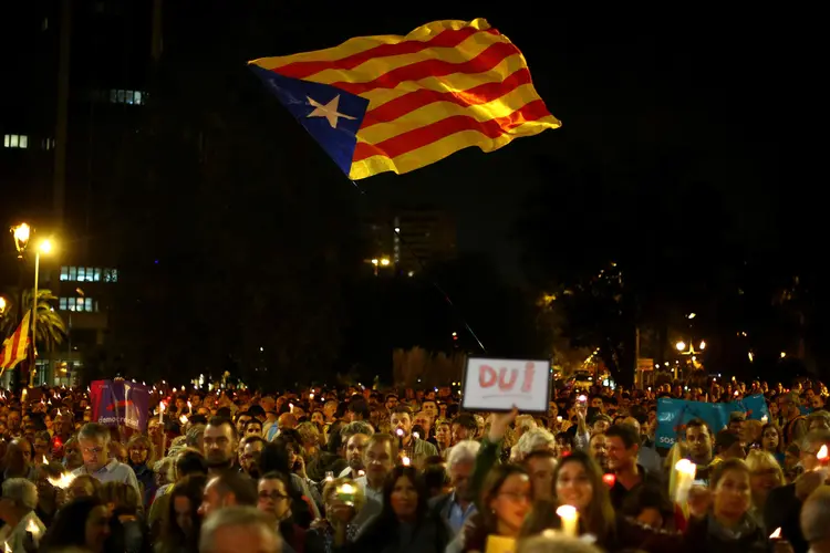 Catalunha: milhares de pessoas foram às ruas da Catalunha em defesa dos presos (Ivan Alvarado/Reuters/Reuters)