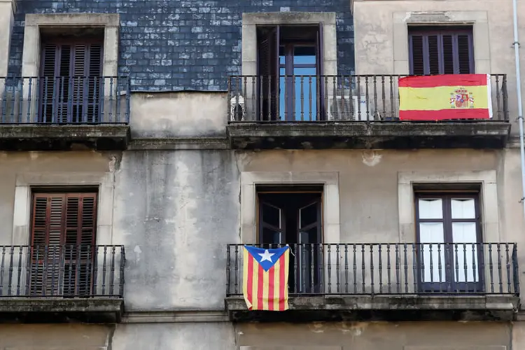 No sábado, o primeiro-ministro Mariano Rajoy confirmou que o artigo 155 da Constituição, que prevê a perda de autonomia de uma região (Gonzalo Fuentes/Reuters)