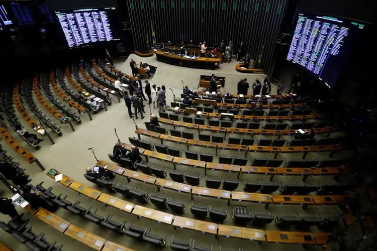 Câmara: na versão apresentada quarta-feira, o tempo de contribuição ficou em 40 anos (Adriano Machado/Reuters)