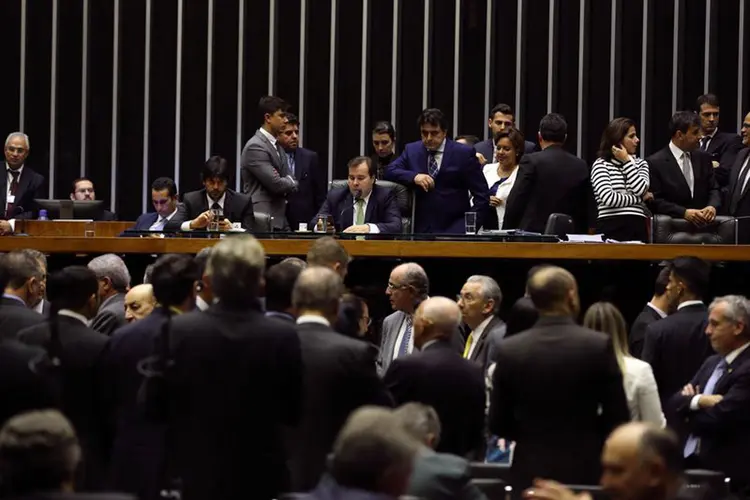 Câmara: o destaque foi aprovado em votação simbólica (Valter Campanato/Agência Brasil)