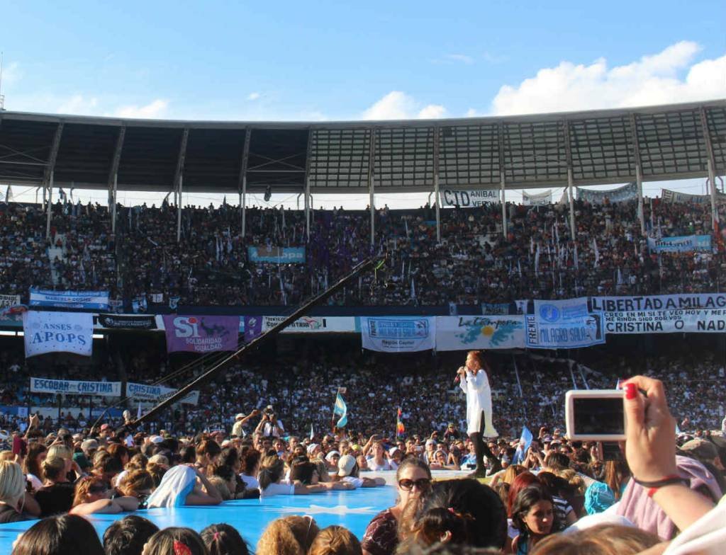 Na Argentina, um candidato "fantasma" pode vencer Kirchner