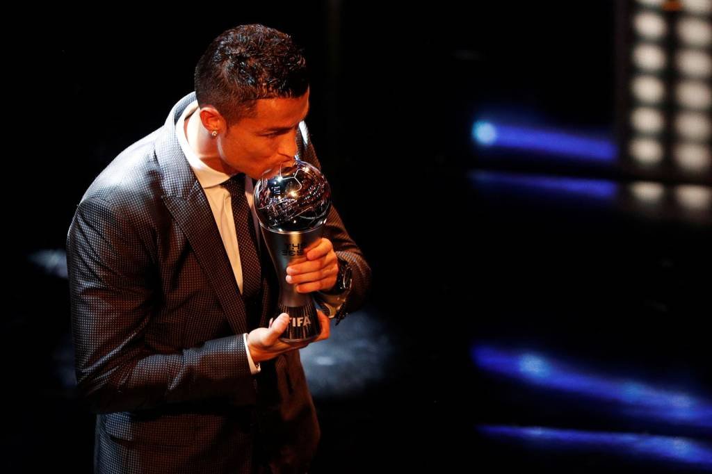 Cristiano Ronaldo é o melhor jogador do mundo pela 5ª vez
