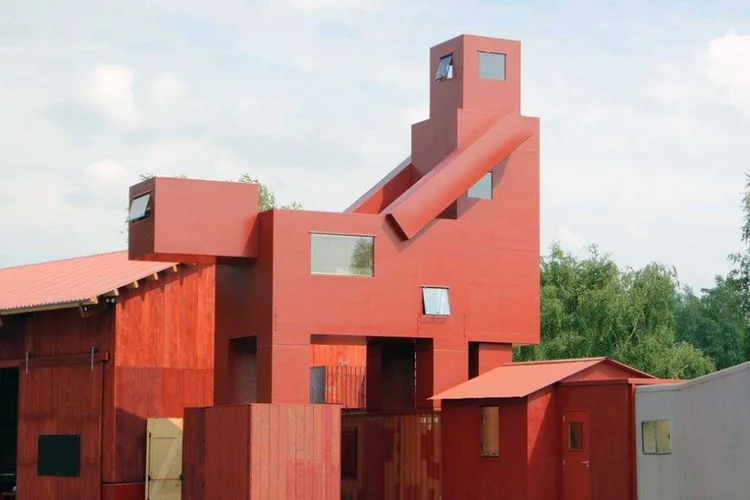 Domestikator: obra foi removida do Louvre (Atelier Van Lieshout/Facebook//Reprodução)