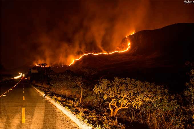 Incêndio na Chapada dos Veadeiros, em Goiás (lávia Davies/ REDE contra FOGO/Divulgação)