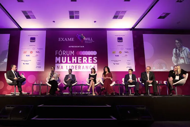 Debate: a iniciativa de desenvolver lideranças femininas deve começar com o CEO (Flávio Santana/Exame)