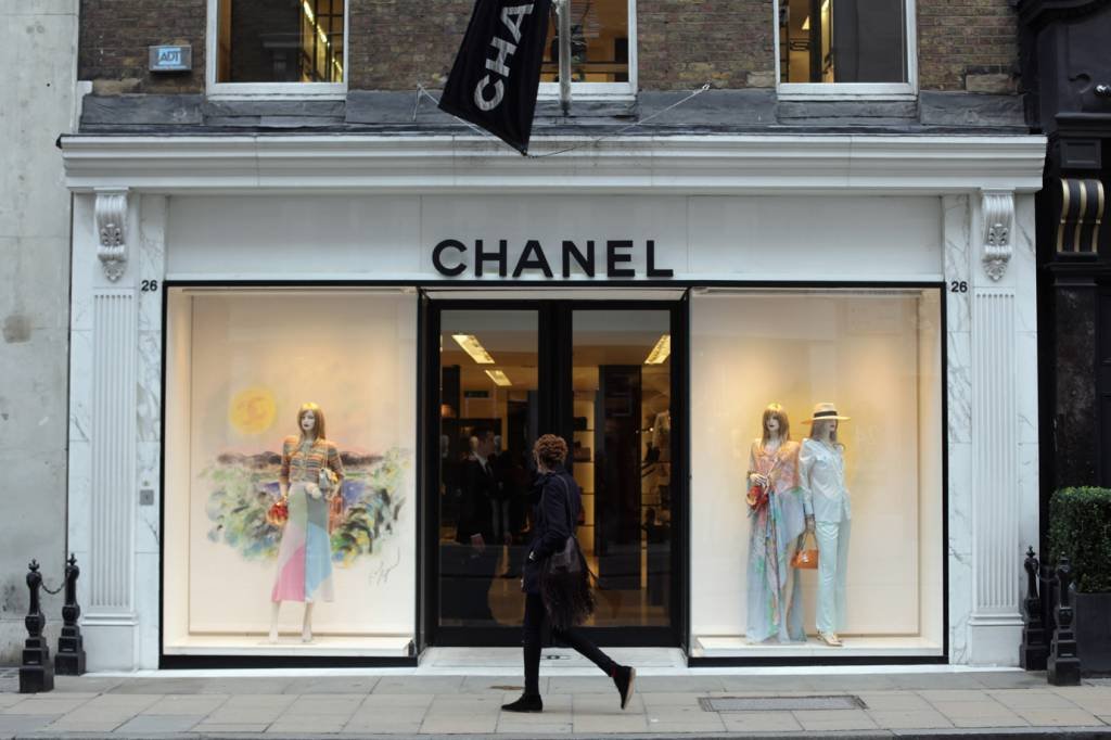 Chanel: marcas de luxo produzem muito mais que uma roupa, as peças podem ser consideradas verdadeiras obras de arte (Dan Kitwood/Getty Images)