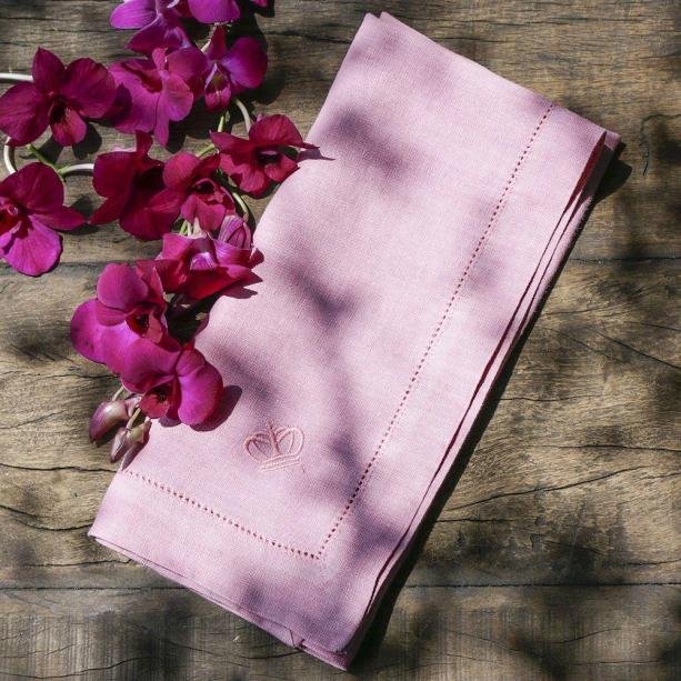 <p style="text-align:justify;">Guardanapo Vintage Ii - Rosa. <a href="http://www.gotoshop.com.br/CamaMesaBanho/Mesa/AcessorioparaMesa/Guardanapo-Vintage-Ii-Rosa-7272802.html?utm_source=sites&utm_medium=blogEI_exame&utm_content=201710" target="_blank" rel="noopener">Veja a oferta</a></p>