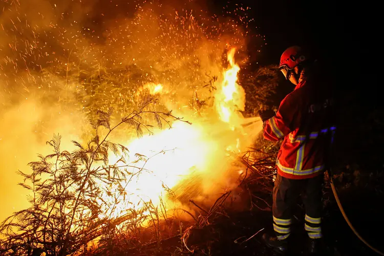 Incêndios: o número de feridos chega a cerca de 70 (Pedro Nunes/Reuters)