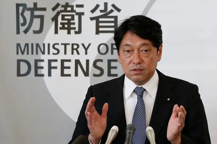 Itsunori Onodera: "estamos planejando introduzir o JSM que serão montados nos caças F-35 como mísseis que podem ser disparados além do alcance das ameaças do inimigo" (Issei Kato/Reuters/Reuters)