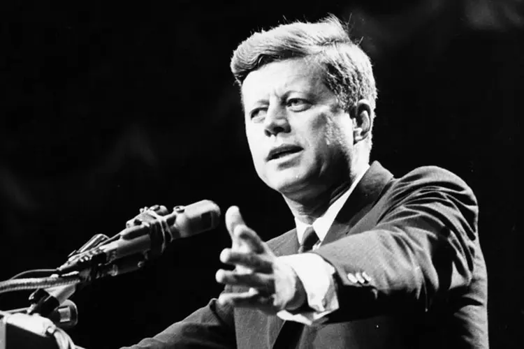 JFK: "tais 'achados únicos' não se faziam nos EUA nem sequer no momento mais tenso da Guerra Fria" (Central Press/Getty Images)