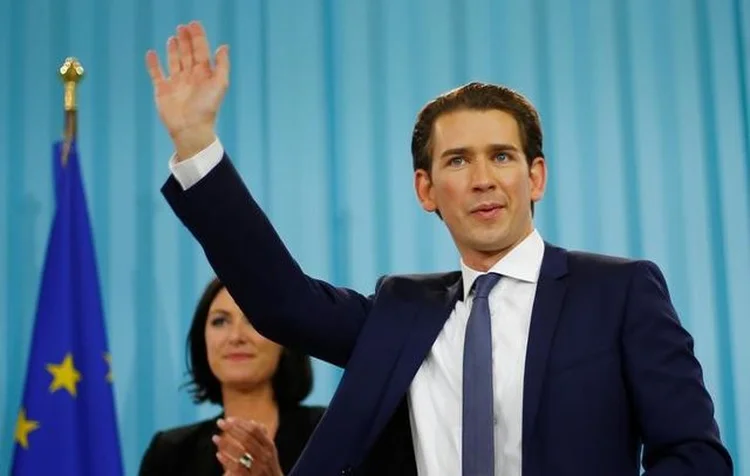 SEBASTIAN KURZ CELEBRA VITÓRIA DE SEU PARTIDO: o lema da campanha foi &#8220;a culpa é dos imigrantes&#8221;  / Dominic Ebenbichler/ Reuters