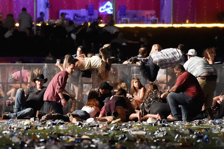 Polícia disse acreditar que Stephen Paddock agiu sozinho, mas que desconhece o que pode ter precipitado o ataque (David Becker/Getty Images)