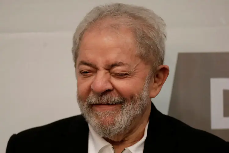 Ex-presidente Lula: “Lula, ladrão, roubou meu coração!”, dizia um dos cartazes em um comício em MG (Ueslei Marcelino/Reuters)