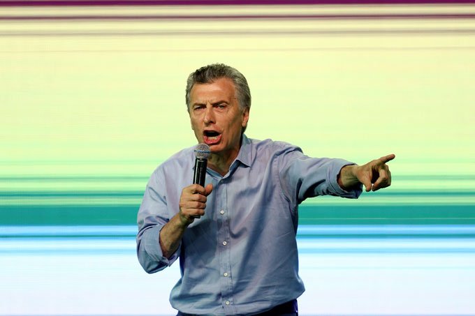 Macri procura apoio para mudanças políticas e reforma tributária