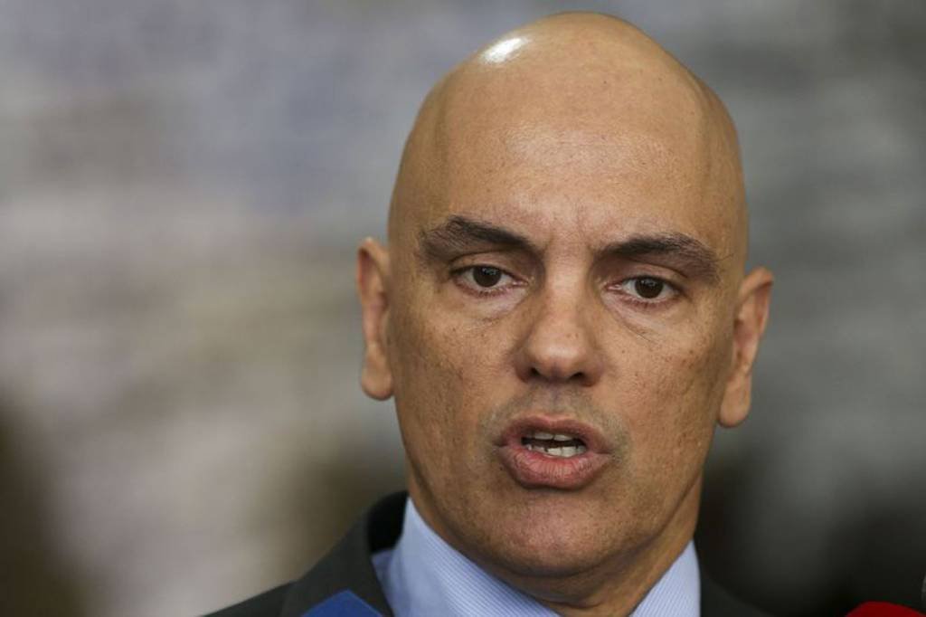 Moraes vota a favor da condução coercitiva; placar está empatado