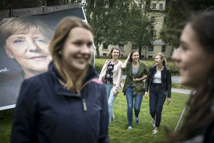 Estudantes em Osnabrück: há muitas mulheres no início de carreira, e há Angela Merkel (The New York Times)