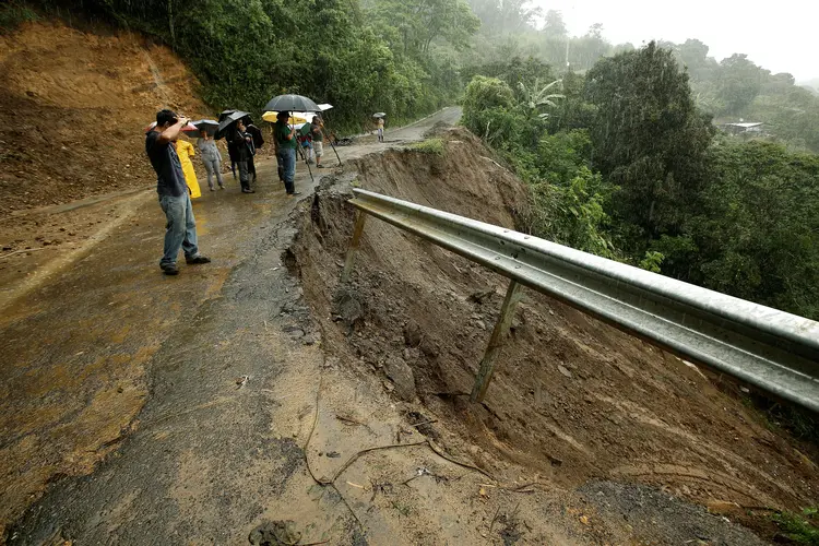 Tempestade Nate: Nate passou pela Nicarágua nesta manhã com ventos máximos de 65 km/h (Juan Carlos Ulate/Reuters)