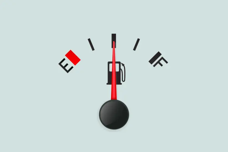 Marcador de combustível (ChubarovY/Thinkstock)