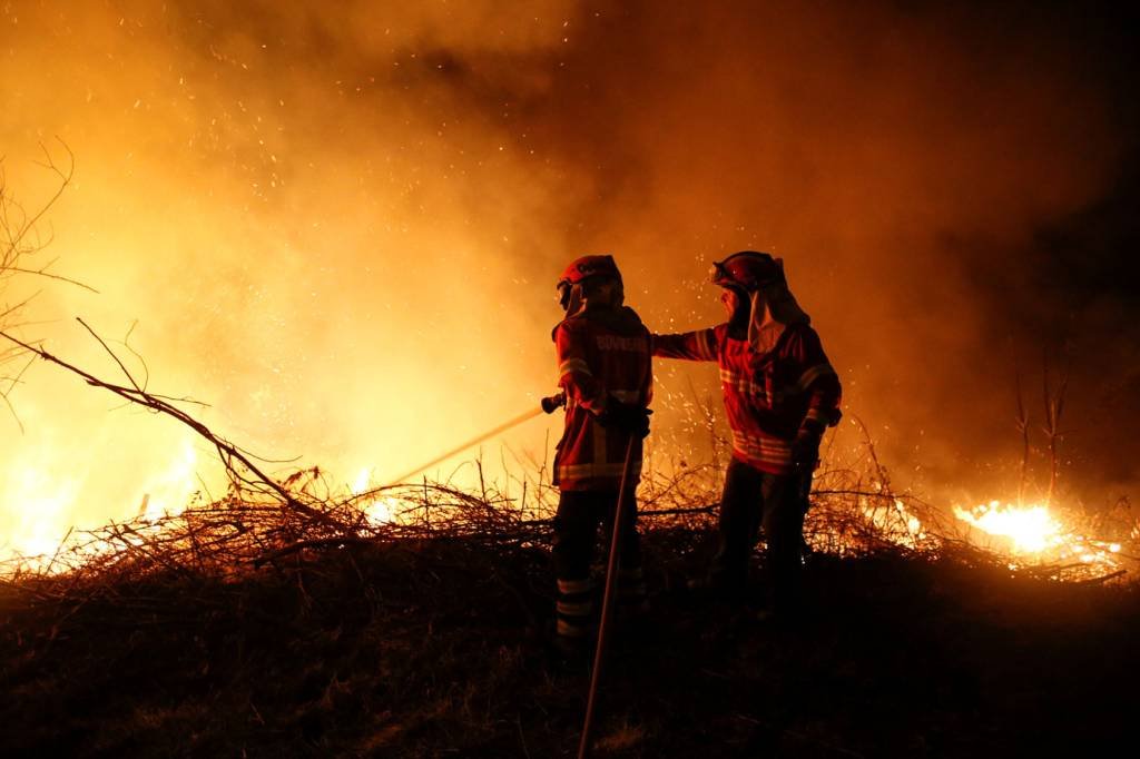 Sobe para 36 o número de mortes em incêndios em Portugal