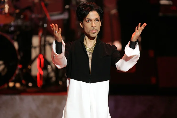 Prince: espera-se que no final deste ano chegue às livrarias a autobiografia que Prince estava escrevendo quando faleceu (Kevin Winter/Getty Images)