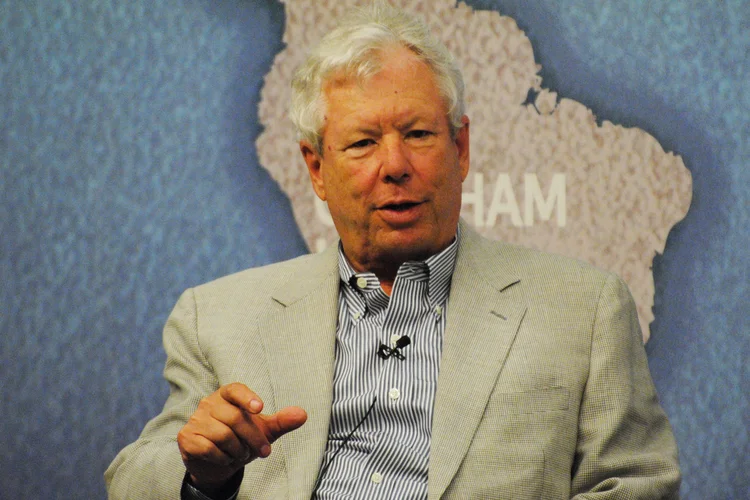 Richard Thaler: o economista americano listou comportamentos irracionais que temos ao lidar com o dinheiro. (Chatham House, London/Wikimedia Commons)