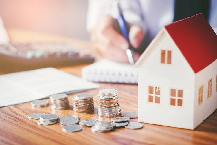 Financiamentos imobiliários: de janeiro a agosto foram financiadas 237 mil unidades (SARINYAPINNGAM/Thinkstock)