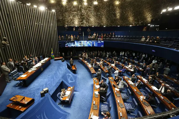 Senado: relator da matéria, José Pimentel (PT-CE) deu parecer favorável, alegando que há no momento 600.000 empresas ameaçadas de exclusão do Refis (Fabio Rodrigues Pozzebom/Agência Brasil/Agência Brasil)