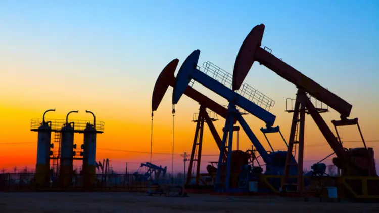 Possíveis efeitos sobre a oferta de petróleo no mercado das sanções dos EUA sobre o Irã voltaram a elevar os preços do barril de referência na Europa (thinkstock/Thinkstock)