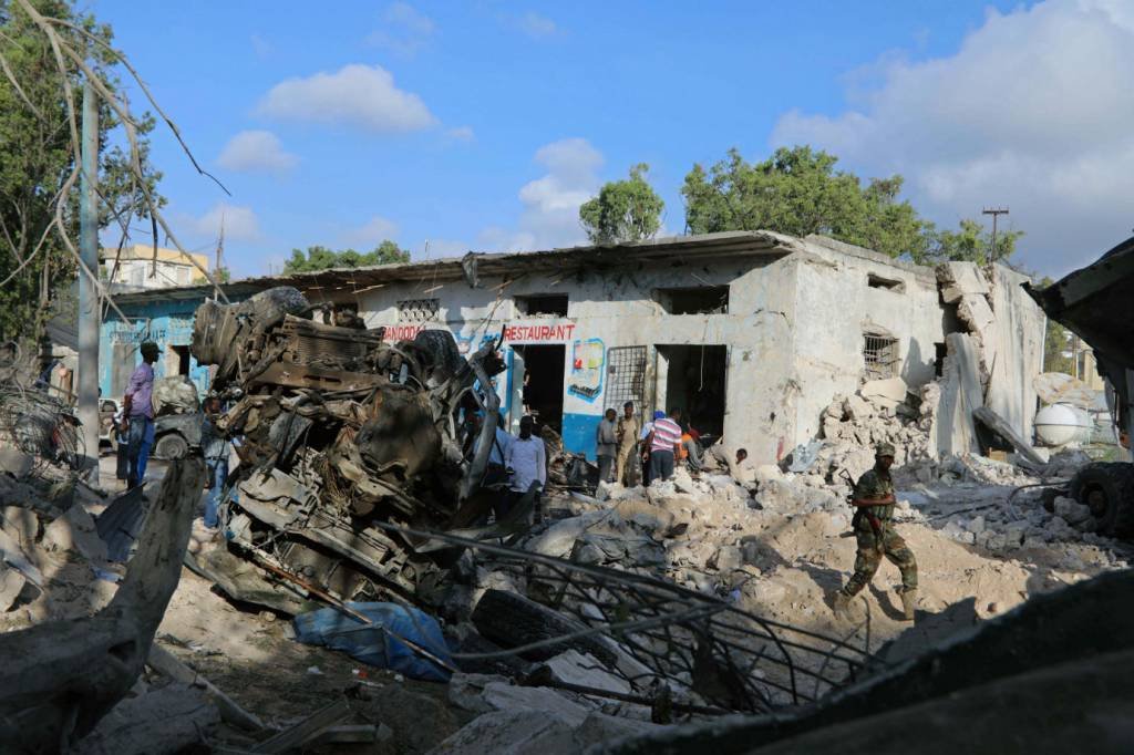 Ataque terrorista em hotel mata 23 pessoas na Somália