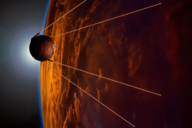 Arte representando o Sputnik: o Sputnik-1, deu a volta na Terra em cerca de 96 minutos (Gregory R Todd/Wikimedia Commons)