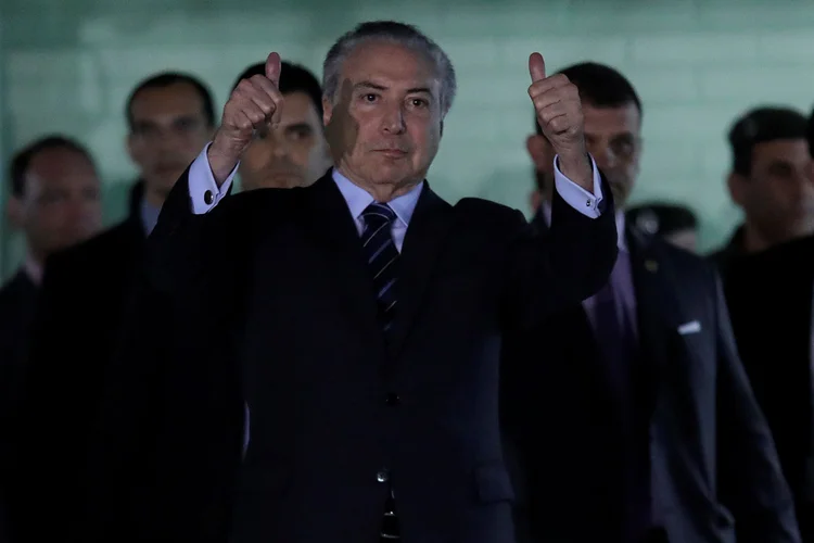 O presidente Michel Temer deixa o Hospital do Exército na noite do dia 25/10/2017, após passar o dia internado (Ueslei Marcelino/Reuters) (Ueslei Marcelino/Reuters/Reuters)