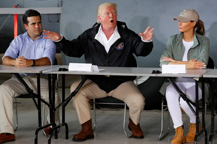 Donald Trump visita Porto Rico, dia 3/10/2017 (Jonathan Ernst/Reuters)