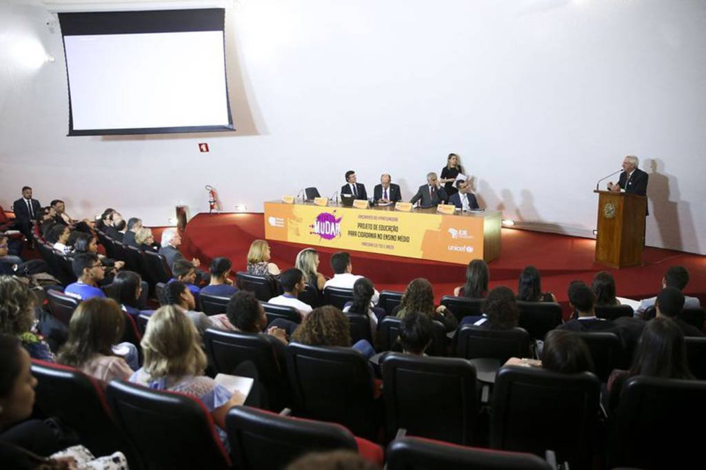 TSE lança programa para orientar formação política de jovens