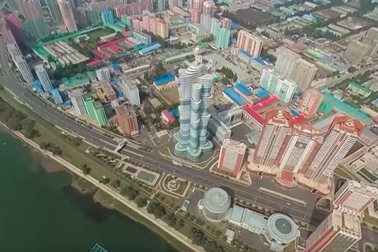 Primeiro vídeo aéreo em 360 graus da Coreia do Norte. (NK News/Youtube/Reprodução)
