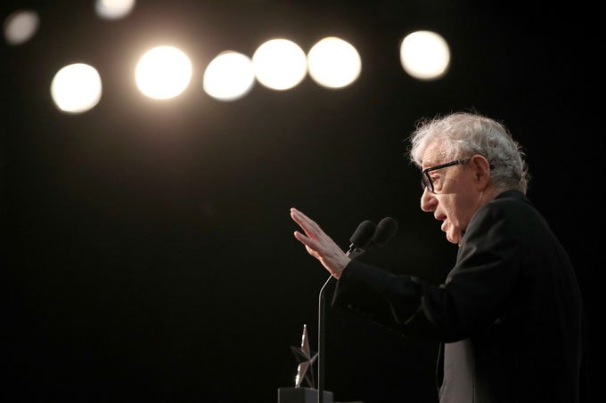 Woody Allen teme "caça às bruxas" após denúncia contra Weinstein