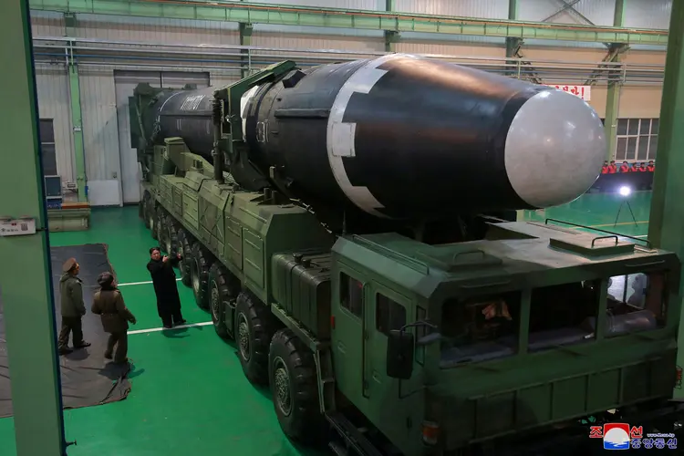 Míssil: país acredita que Pyongyang fará uma pausa no seu programa de testes de míssil depois do sucesso de seu novo míssil (KCNA/Reuters)
