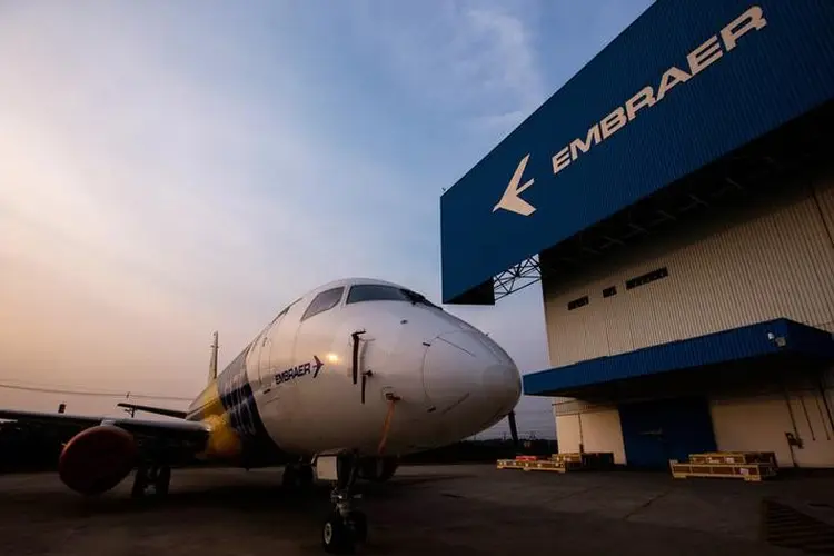 Embraer: companhia brasileira é a terceira maior fabricante aeronáutica do mundo (Roosevelt Cassio/Reuters)