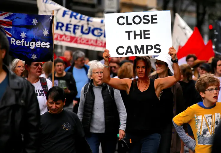 Protesto em Sydney contra o tratamento dado aos refugiados na Ilha de Manus (David Gray/Reuters)