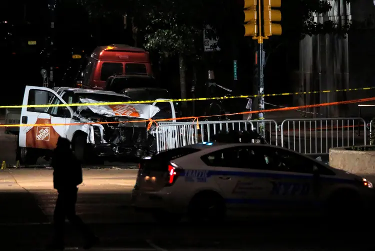 Ataque aconteceu no sudoeste da ilha de Manhattan e deixou 8 mortos (Andrew Kelly/Reuters)