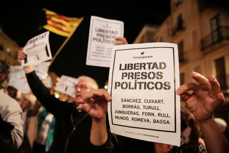 Protesto contra prisão de opositores na Catalunha (David Gonzalez/Reuters)