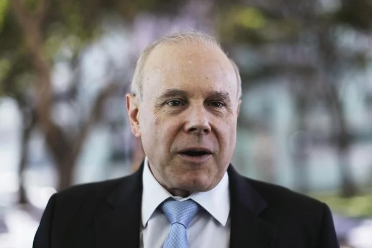 Guido Mantega: juiz federal Sérgio Moro mandou intimar o ex-ministro da Fazenda para esclarecer sobre uma conta sua na Suíça (Ueslei Marcelino/Reuters)