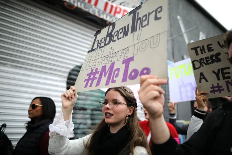#MeToo: protesto aconteceu em meio à enxurrada de revelações de casos de abuso sexual por parte de poderosos do showbusiness (Lucy Nicholson/Reuters)