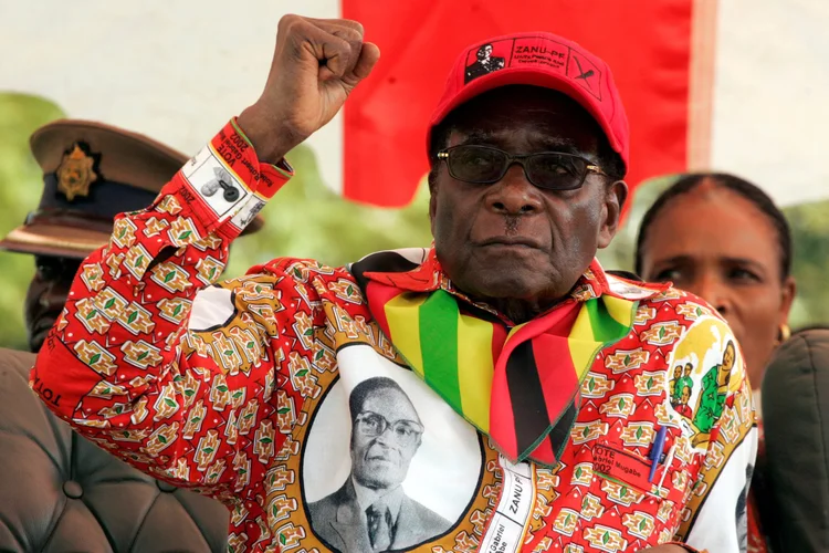 Robert Mugabe: militares tomaram o poder na quarta-feira por meio de uma operação direcionada a "criminosos" ligados ao presidente (Philimon Bulawayo/Reuters)
