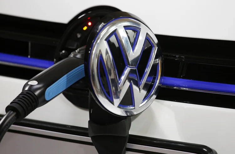 Volkswagen: gases de escape da combustão dos motores a diesel eram introduzidos através de tubos na jaula onde estavam os animais (Bobby Yip/Reuters)
