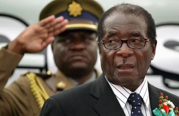 Presidente do Zimbábue, Robert Mugabe, durante evento em Harare (Philimon Bulawayo/Reuters)