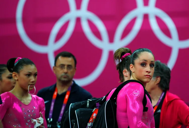Ex-médico da equipe de ginástica Larry Nassar durante Jogos de Londres 2012: eleenfrenta 22 acusações criminais de agressão sexual (Brian Snyder/Reuters)
