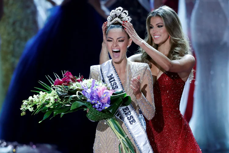 Demi-Leigh Nel-Peters: esta é a segunda vez na história do concurso que uma sul-africana ganha a coroa (Steve Marcus/Reuters)