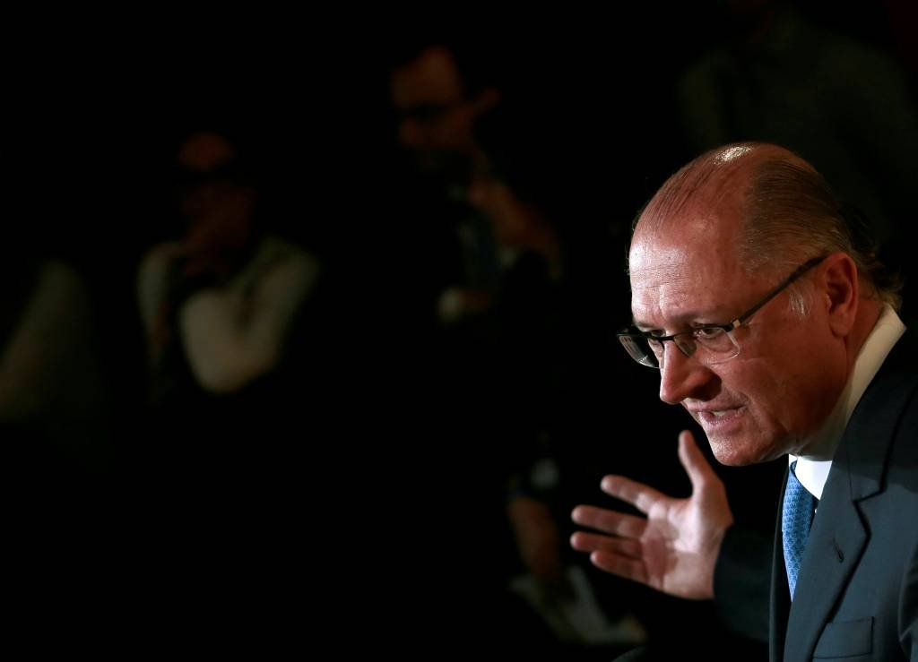"Não me sinto sabotado", diz Alckmin sobre elogio de FHC a Huck